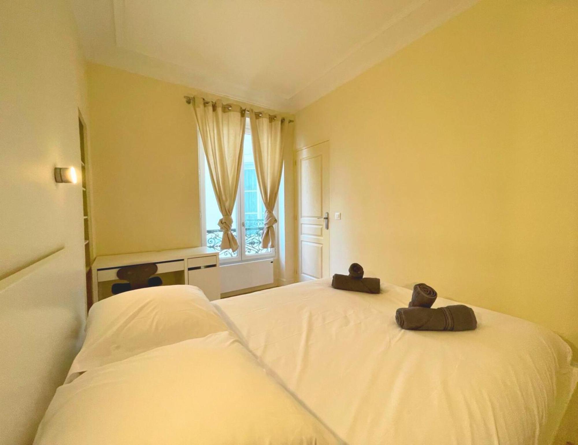 Chambre Lit Double Et Salon Avec Canape-Lit A 10 Minutes Des Champs Elysees Paris Exterior foto