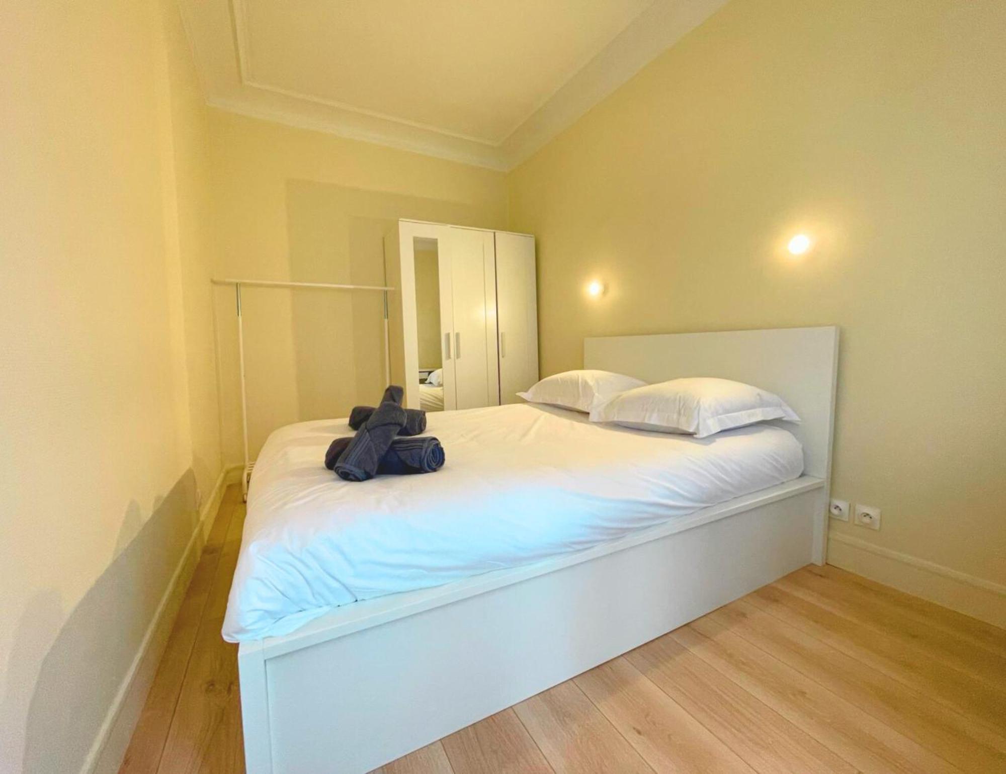 Chambre Lit Double Et Salon Avec Canape-Lit A 10 Minutes Des Champs Elysees Paris Exterior foto