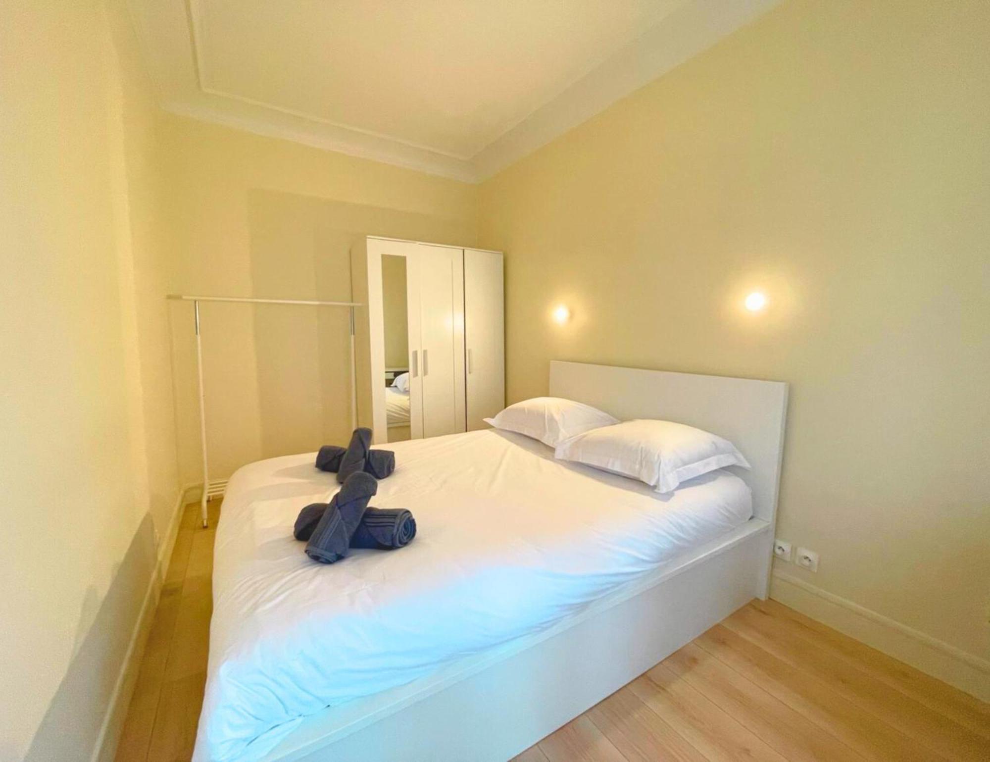 Chambre Lit Double Et Salon Avec Canape-Lit A 10 Minutes Des Champs Elysees Paris Exterior foto